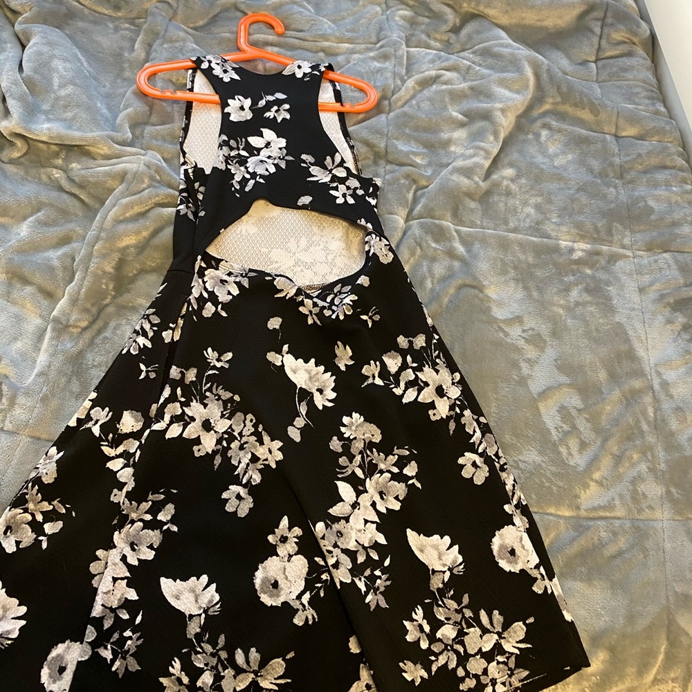 Dress - Picture 2 of 2